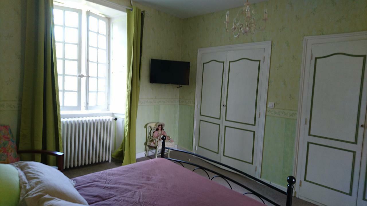 Chassenon Pierre Deluen Domaine De La Grange De Quaire Bed & Breakfast エクステリア 写真