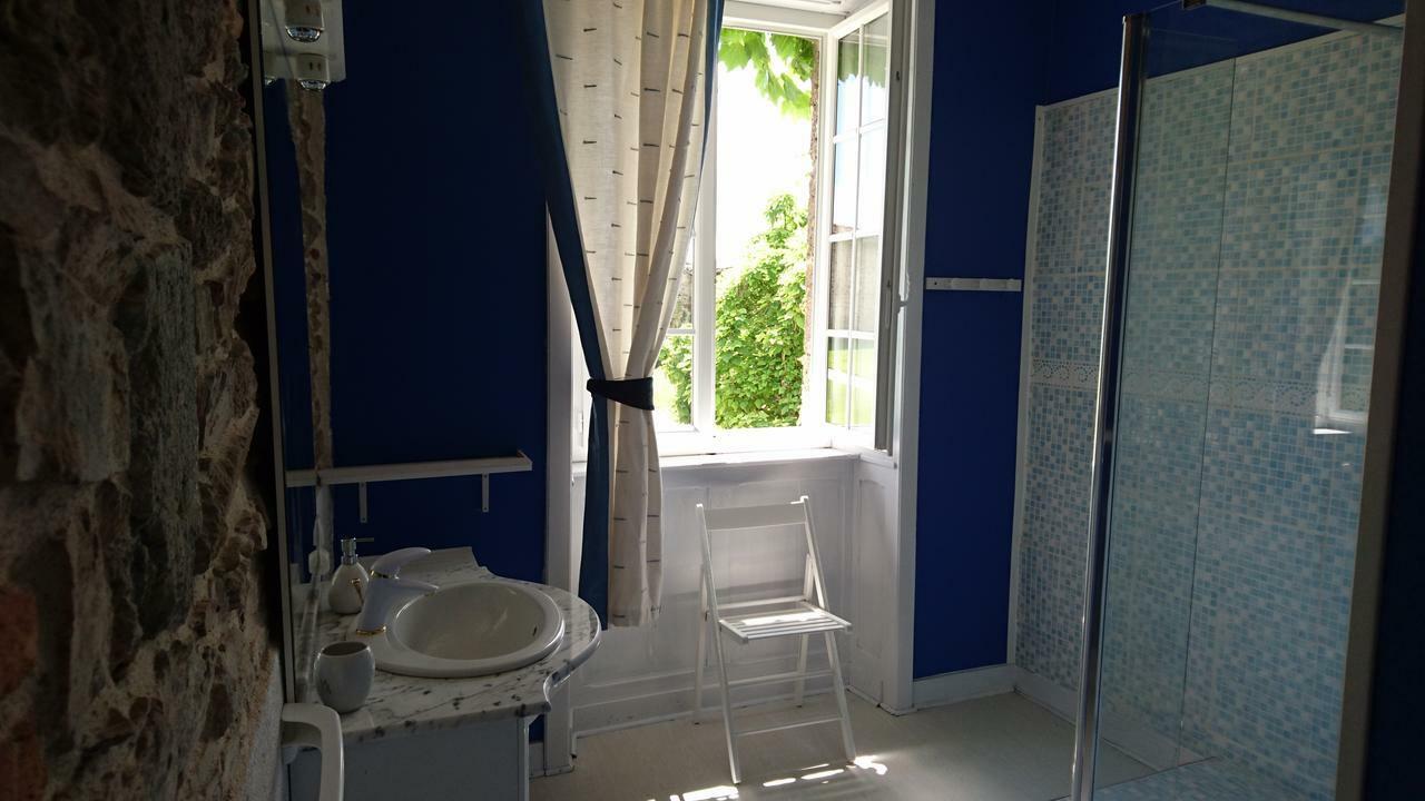 Chassenon Pierre Deluen Domaine De La Grange De Quaire Bed & Breakfast エクステリア 写真