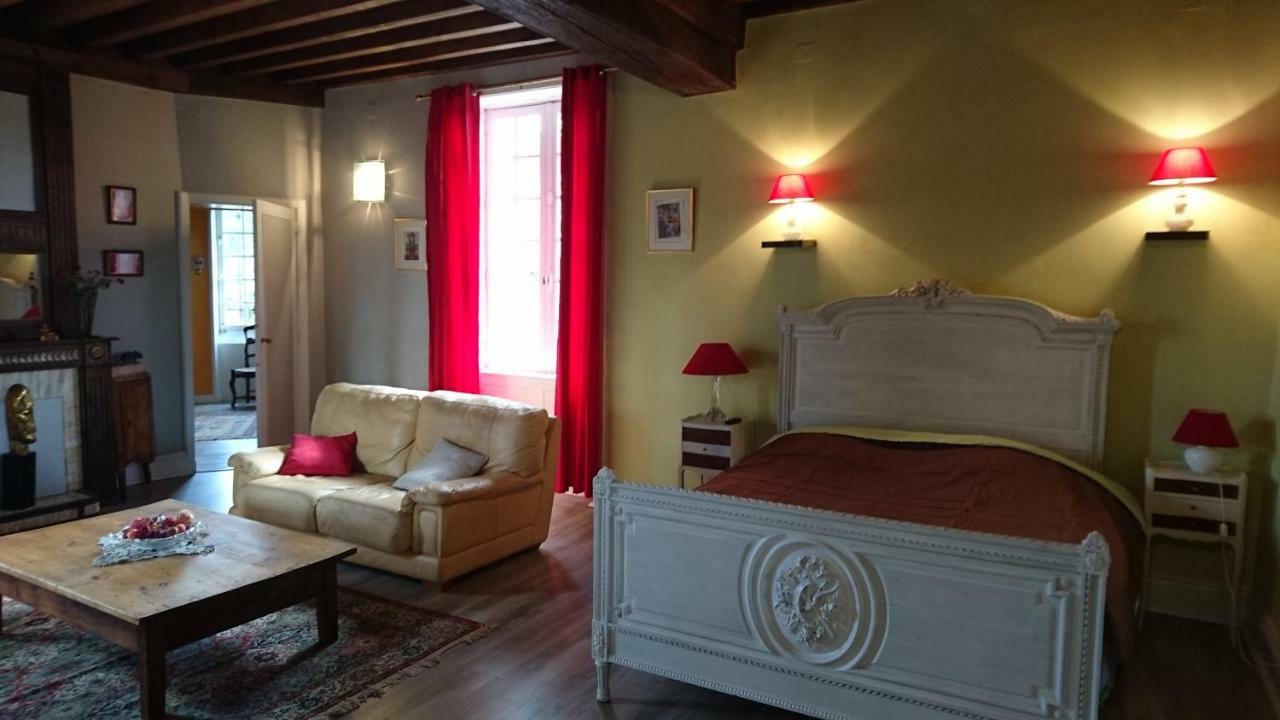 Chassenon Pierre Deluen Domaine De La Grange De Quaire Bed & Breakfast エクステリア 写真
