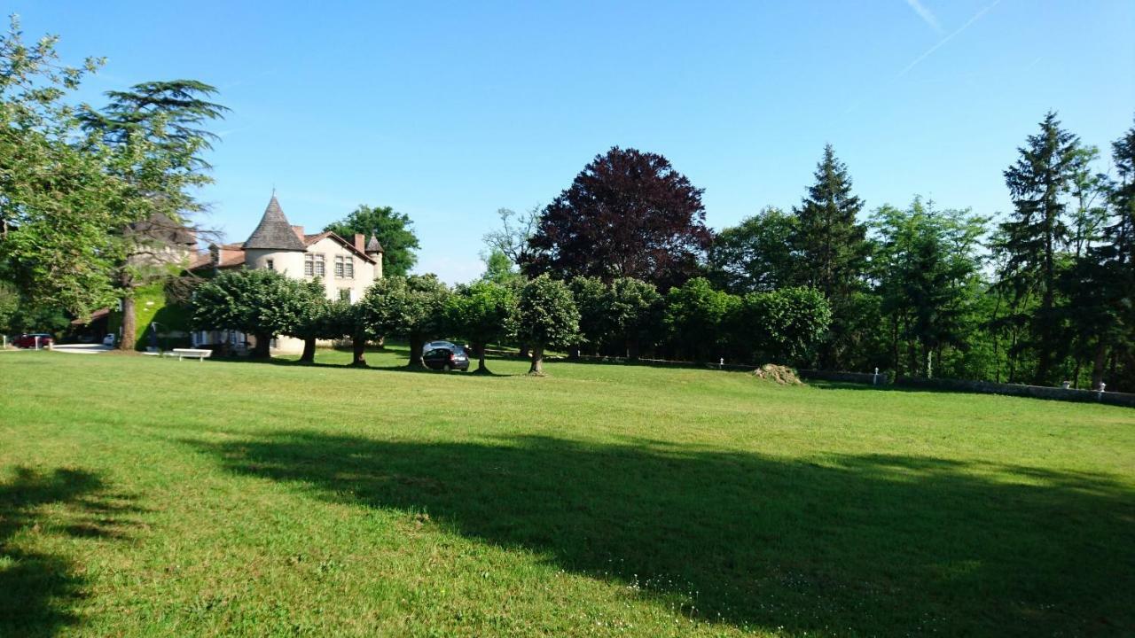 Chassenon Pierre Deluen Domaine De La Grange De Quaire Bed & Breakfast エクステリア 写真